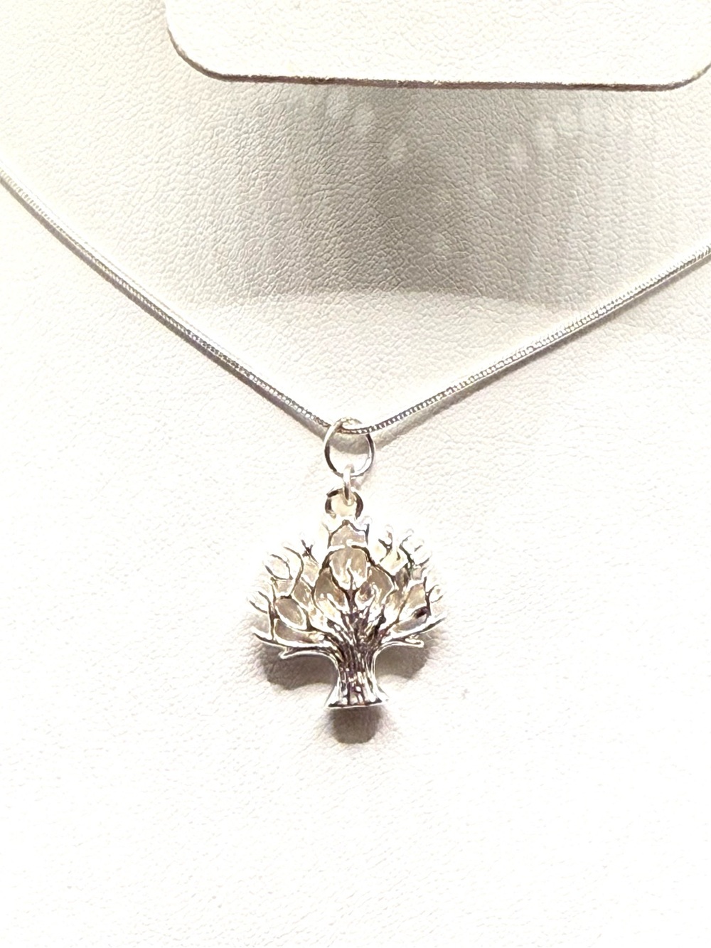 NEW Sterling Silver Tree of Life Pendant Necklace (JW0001)